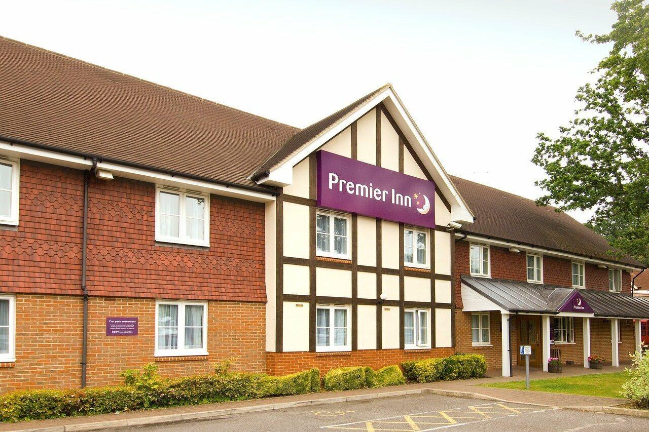 קרואולי Premier Inn London Gatwick Airport East מראה חיצוני תמונה