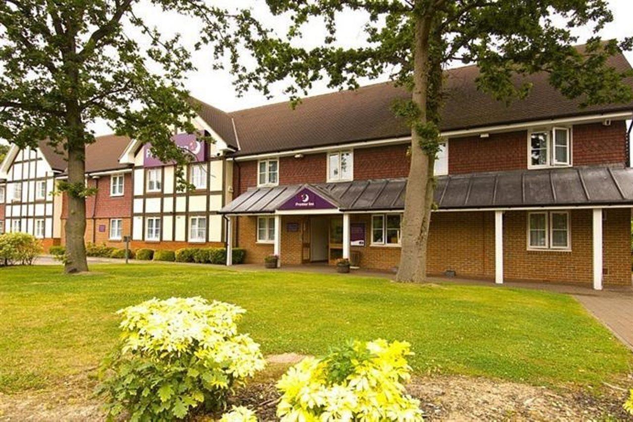 קרואולי Premier Inn London Gatwick Airport East מראה חיצוני תמונה