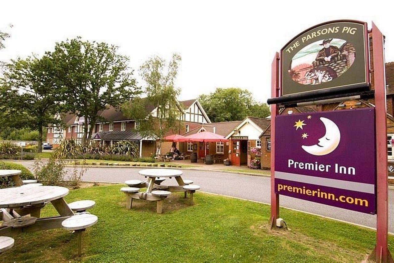 קרואולי Premier Inn London Gatwick Airport East מראה חיצוני תמונה