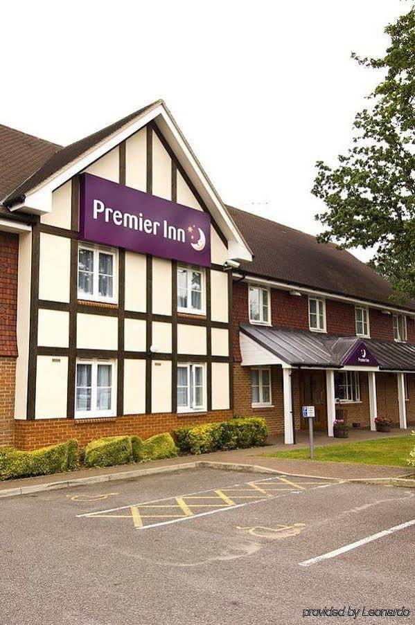 קרואולי Premier Inn London Gatwick Airport East מראה חיצוני תמונה