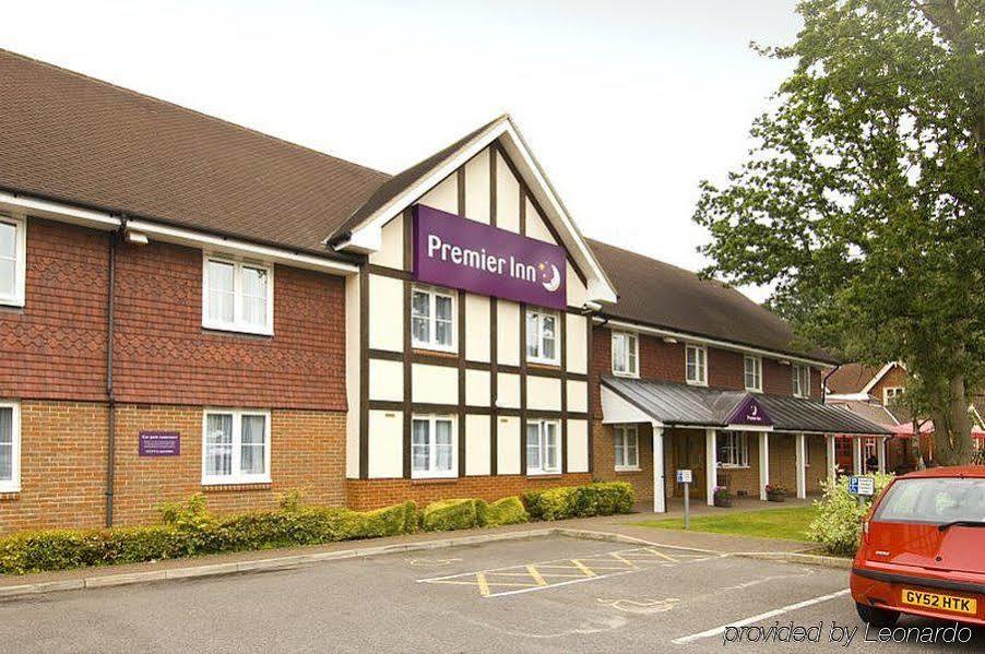 קרואולי Premier Inn London Gatwick Airport East מראה חיצוני תמונה